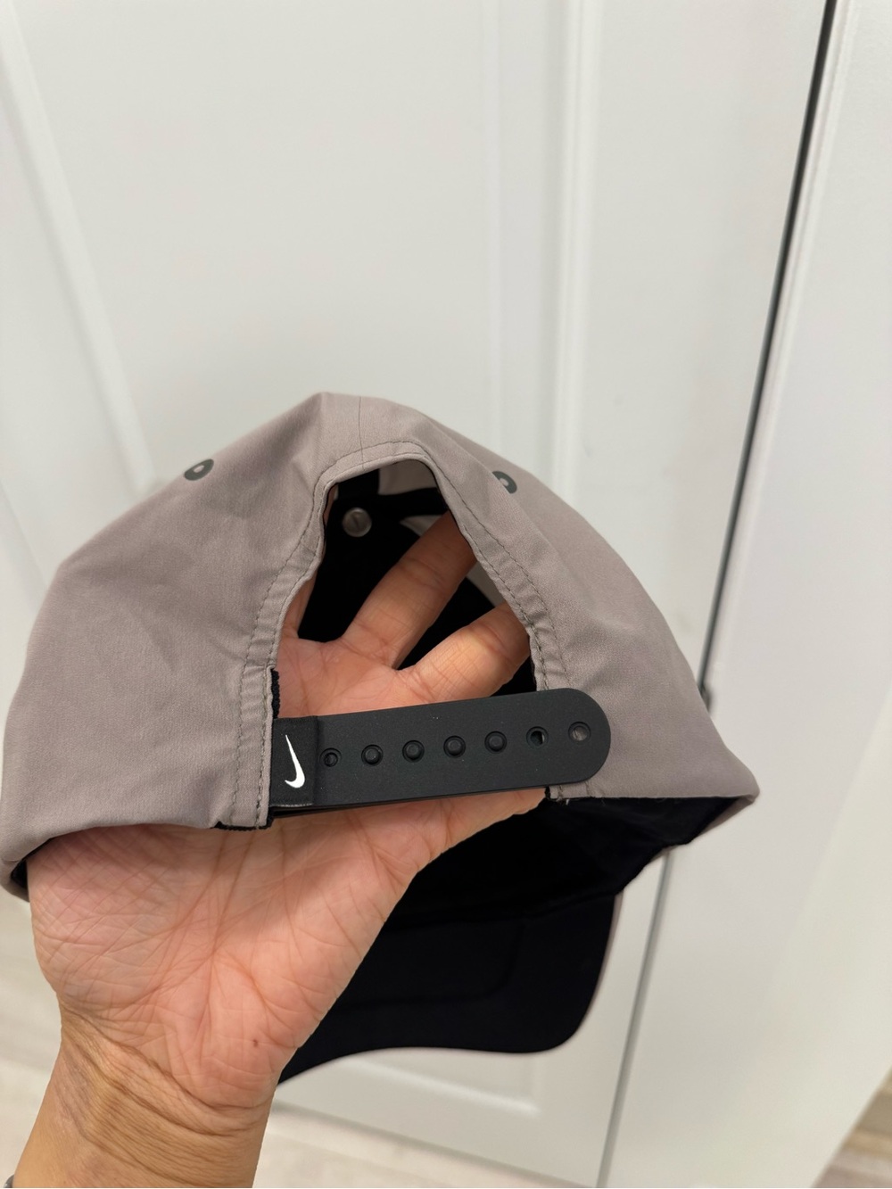 Nike hat - Picture 3 of 4